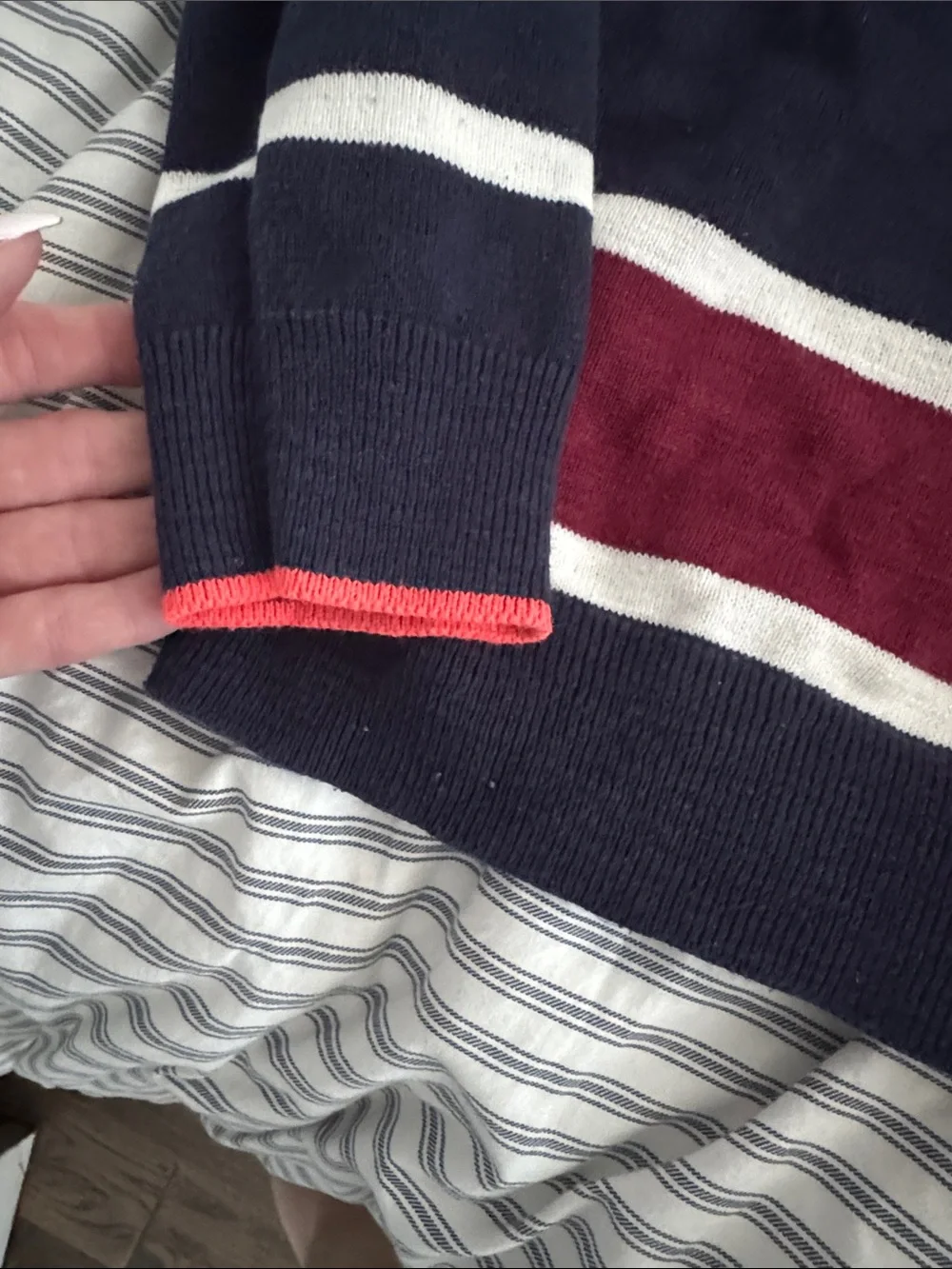 Boys Gap size XL 12 Navy Stripe Crewneck Sweater - Classic Casual